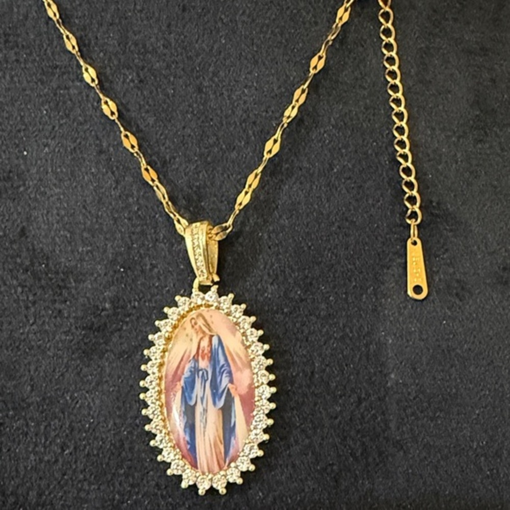 Stainless steel jewelry St. Mary necklaces Virgin Mary pendant Tarnish free